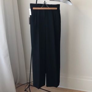 Aritzia NWT black Effortless pant sz 8 reg length
